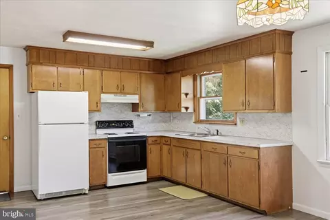 Kitchen - 329 Fairview Dr, Lititz, PA 17543 photo 1 of 1