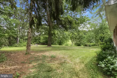 Exterior - 329 Fairview Dr, Lititz, PA 17543 photo 10 of 16