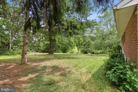Exterior - 329 Fairview Dr, Lititz, PA 17543 photo 9 of 16