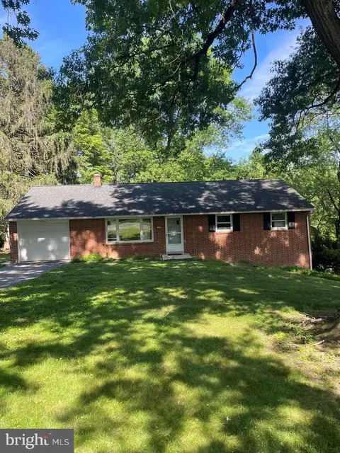 329 Fairview Dr, Lititz, PA 17543