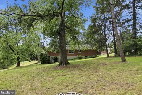 Exterior - 329 Fairview Dr, Lititz, PA 17543 photo 14 of 16