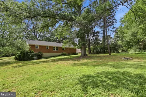 Exterior - 329 Fairview Dr, Lititz, PA 17543 photo 15 of 16