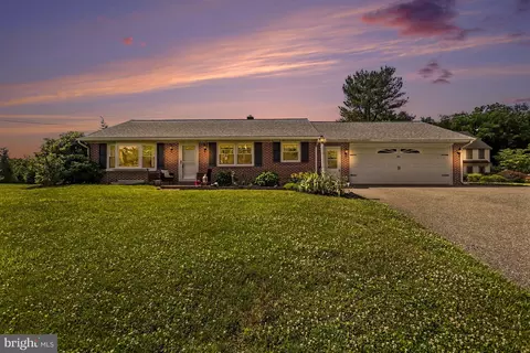 273 W Penn Grant Rd, Willow Street, PA 17584