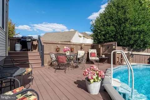 Exterior - 5 Village Dr, Lititz, PA 17543 photo 8 of 17