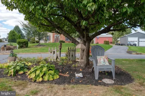 Exterior - 5 Village Dr, Lititz, PA 17543 photo 14 of 17