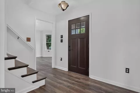 Entry Way - 5 Village Dr, Lititz, PA 17543 photo 1 of 10