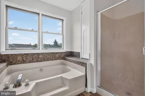 Bath - 5 Village Dr, Lititz, PA 17543 photo 1 of 2