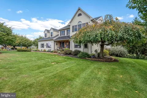 Exterior - 5 Village Dr, Lititz, PA 17543 photo 17 of 17
