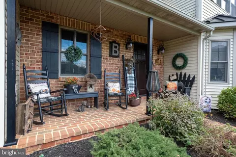 Exterior - 5 Village Dr, Lititz, PA 17543 photo 3 of 17