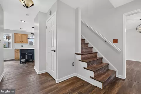 Entry Way - 5 Village Dr, Lititz, PA 17543 photo 2 of 10