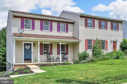 637 Fulton St, Akron, PA 17501