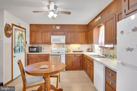 Kitchen - 814 S Cedar St, Lititz, PA 17543 photo 1 of 3