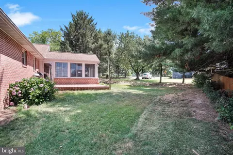 Exterior - 814 S Cedar St, Lititz, PA 17543 photo 7 of 10