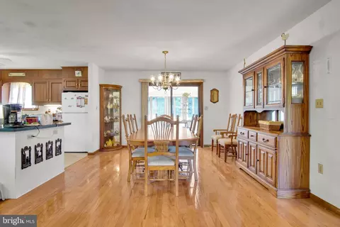 Dining - 814 S Cedar St, Lititz, PA 17543 photo 1 of 3