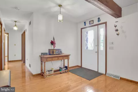 Entry Way - 814 S Cedar St, Lititz, PA 17543 photo 1 of 6