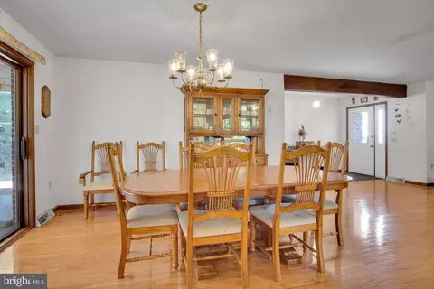 Dining - 814 S Cedar St, Lititz, PA 17543 photo 3 of 3