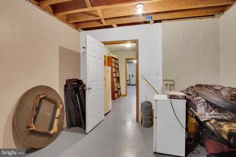Entry Way - 814 S Cedar St, Lititz, PA 17543 photo 3 of 6