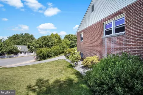 Exterior - 814 S Cedar St, Lititz, PA 17543 photo 8 of 10