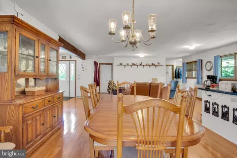 Dining - 814 S Cedar St, Lititz, PA 17543 photo 2 of 3