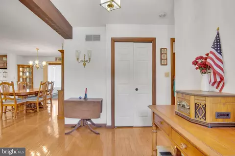 Entry Way - 814 S Cedar St, Lititz, PA 17543 photo 2 of 6