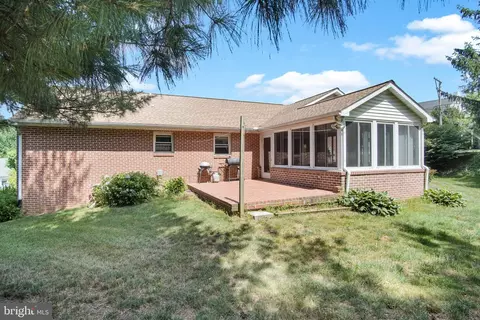 Exterior - 814 S Cedar St, Lititz, PA 17543 photo 6 of 10