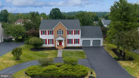 421 Rhoda Dr, Lancaster, PA 17601