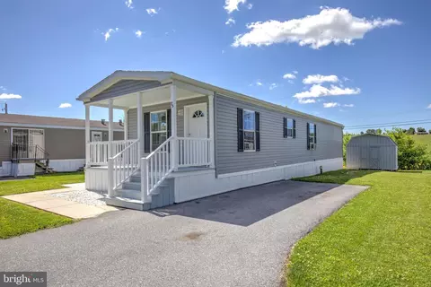 75 Lobin Rd, East Earl, PA 17519