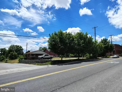 400 E Main St, Mount Joy, PA 17552 photo 9
