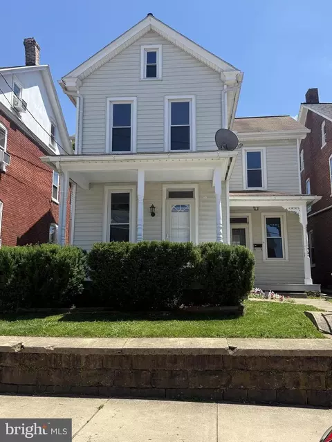 239 Washington Ave, Ephrata, PA 17522