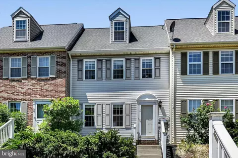 Exterior - 48 Pennwick Dr, Lititz, PA 17543 photo 4 of 6
