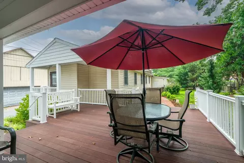 Exterior - 120 W Lemon St, Lititz, PA 17543 photo 7 of 11