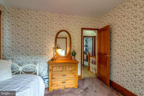 Bedroom - 120 W Lemon St, Lititz, PA 17543 photo 4 of 9