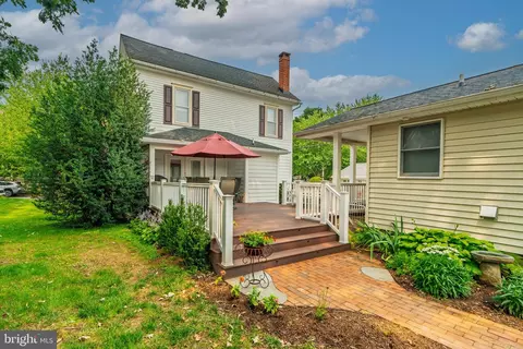 Exterior - 120 W Lemon St, Lititz, PA 17543 photo 10 of 11