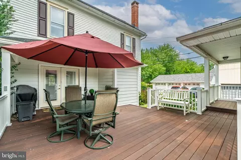 Exterior - 120 W Lemon St, Lititz, PA 17543 photo 8 of 11