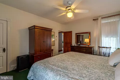Bedroom - 120 W Lemon St, Lititz, PA 17543 photo 2 of 9