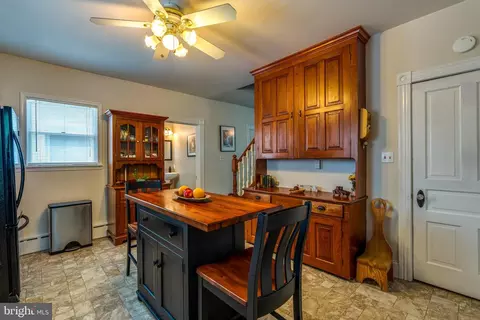 Entry Way - 120 W Lemon St, Lititz, PA 17543 photo 1 of 6