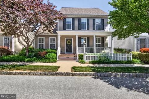 1436 Picket Dr, Lancaster, PA 17601
