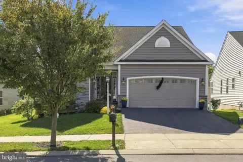 137 Goldenfield Dr, Lancaster, PA 17603
