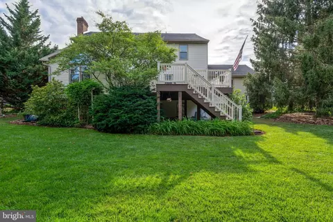 Exterior - 13 Diane Ave, Lititz, PA 17543 photo 7 of 9