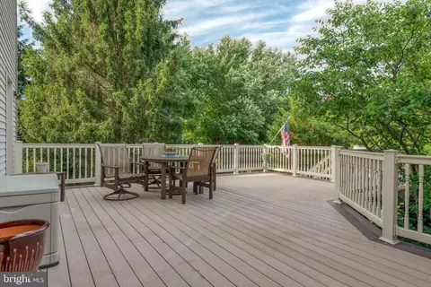 Exterior - 13 Diane Ave, Lititz, PA 17543 photo 6 of 9