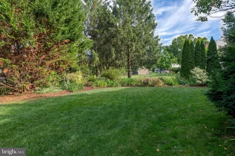 Exterior - 13 Diane Ave, Lititz, PA 17543 photo 9 of 9