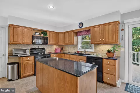 Kitchen - 13 Diane Ave, Lititz, PA 17543 photo 1 of 4