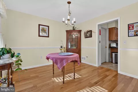 Dining - 13 Diane Ave, Lititz, PA 17543 photo 1 of 2