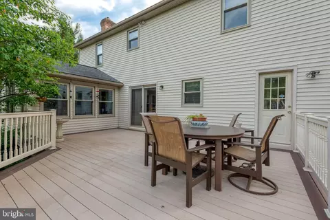 Exterior - 13 Diane Ave, Lititz, PA 17543 photo 5 of 9