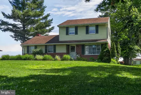 1106 Village Rd, Lancaster, PA 17602
