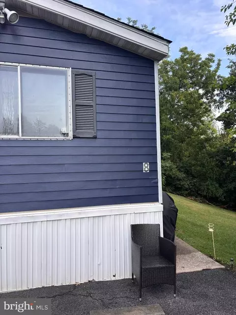 8 E Pearl Dr, Lititz, PA 17543 photo 22