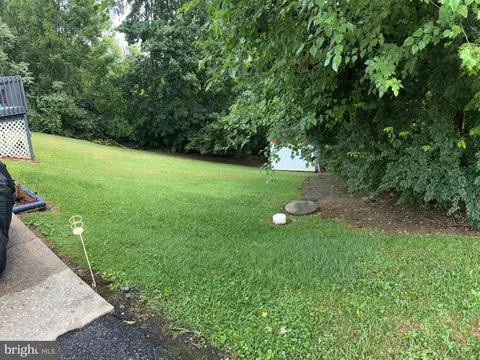 8 E Pearl Dr, Lititz, PA 17543 photo 14