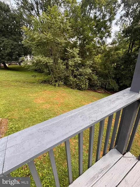 8 E Pearl Dr, Lititz, PA 17543 photo 5