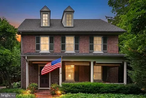 11 Union Ave, New Holland, PA 17557