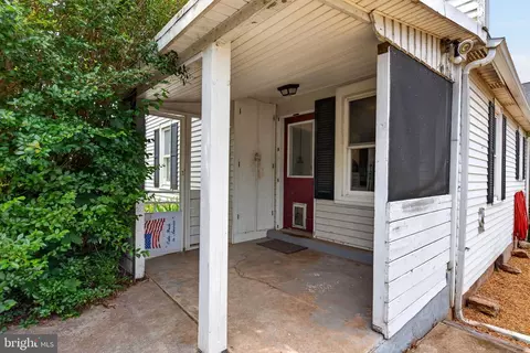 Exterior - 990 Maple St, Lititz, PA 17543 photo 4 of 7